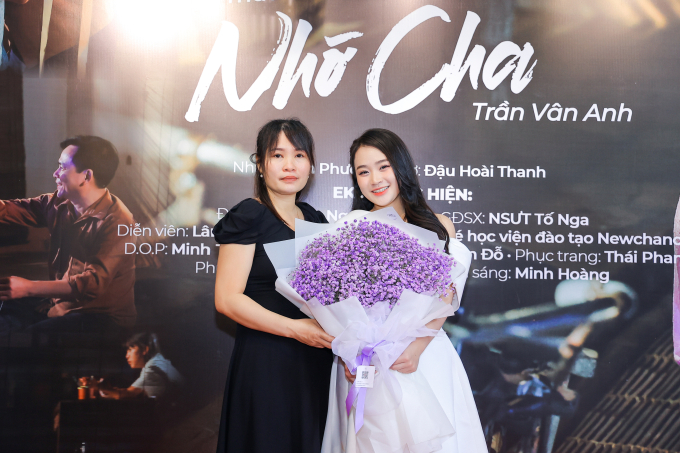 Quán quân Tiếng hát Hà Nội Trần Vân Anh làm MV tặng bố đã mất, mong mẹ sớm có bạn đời mới- Ảnh 3.