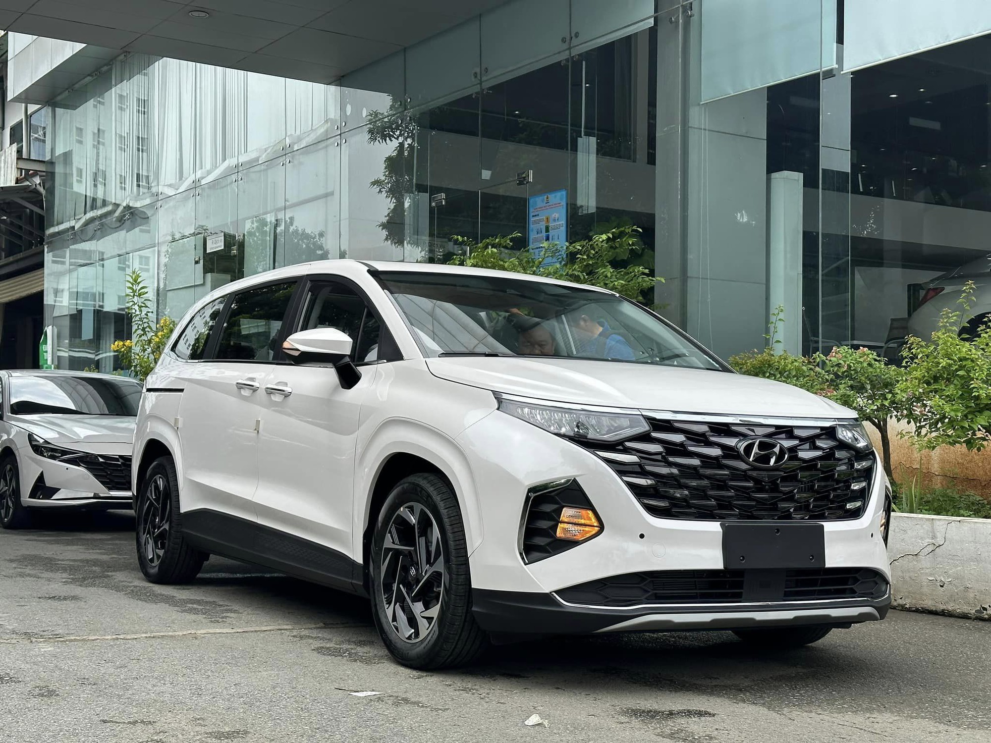 Hyundai Custin giảm giá mạnh hơn tại đại lý: Bản full giảm nhiều nhất 40 triệu, tăng sức cạnh tranh Innova- Ảnh 3.