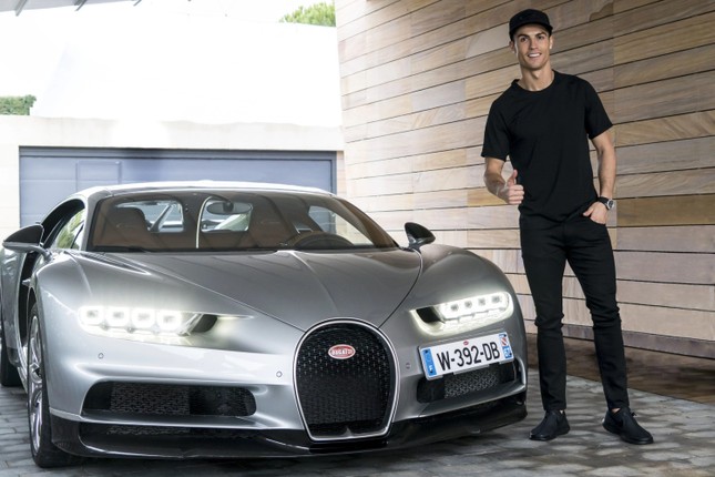 Cristiano Ronaldo tậu Ferrari Purosangue trị giá 400.000 USD- Ảnh 2.