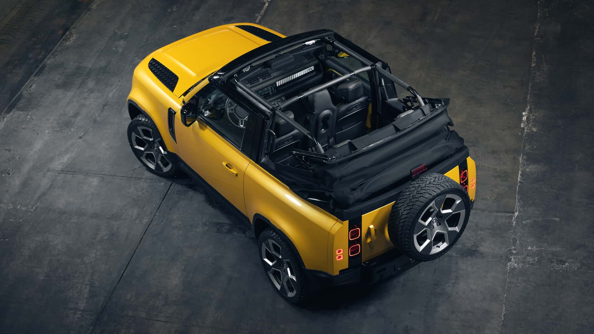 Land Rover Defender độ mui trần: Sản xuất giới hạn 5 chiếc, khách được tùy biến theo sở thích, giá quy đổi 2,2 tỷ- Ảnh 1.