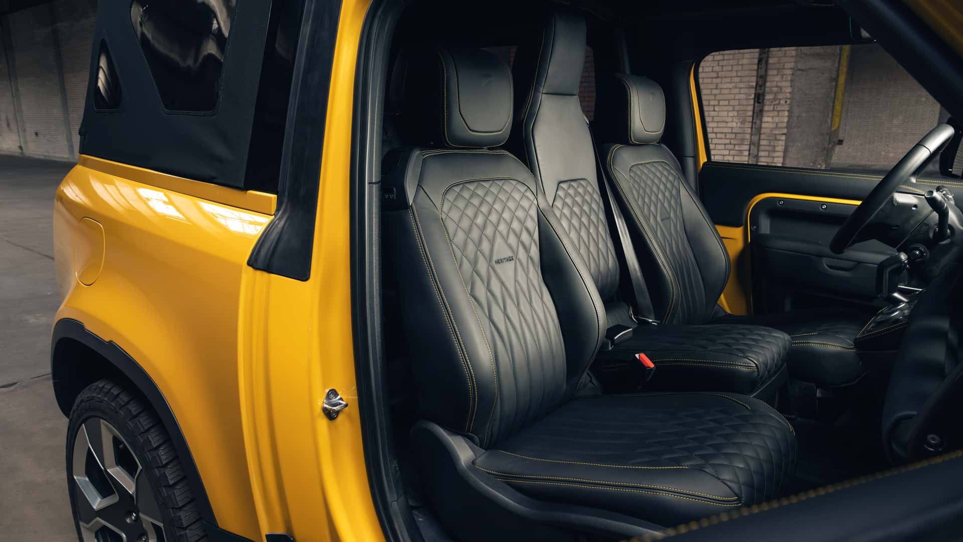 Land Rover Defender độ mui trần: Sản xuất giới hạn 5 chiếc, khách được tùy biến theo sở thích, giá quy đổi 2,2 tỷ- Ảnh 8.