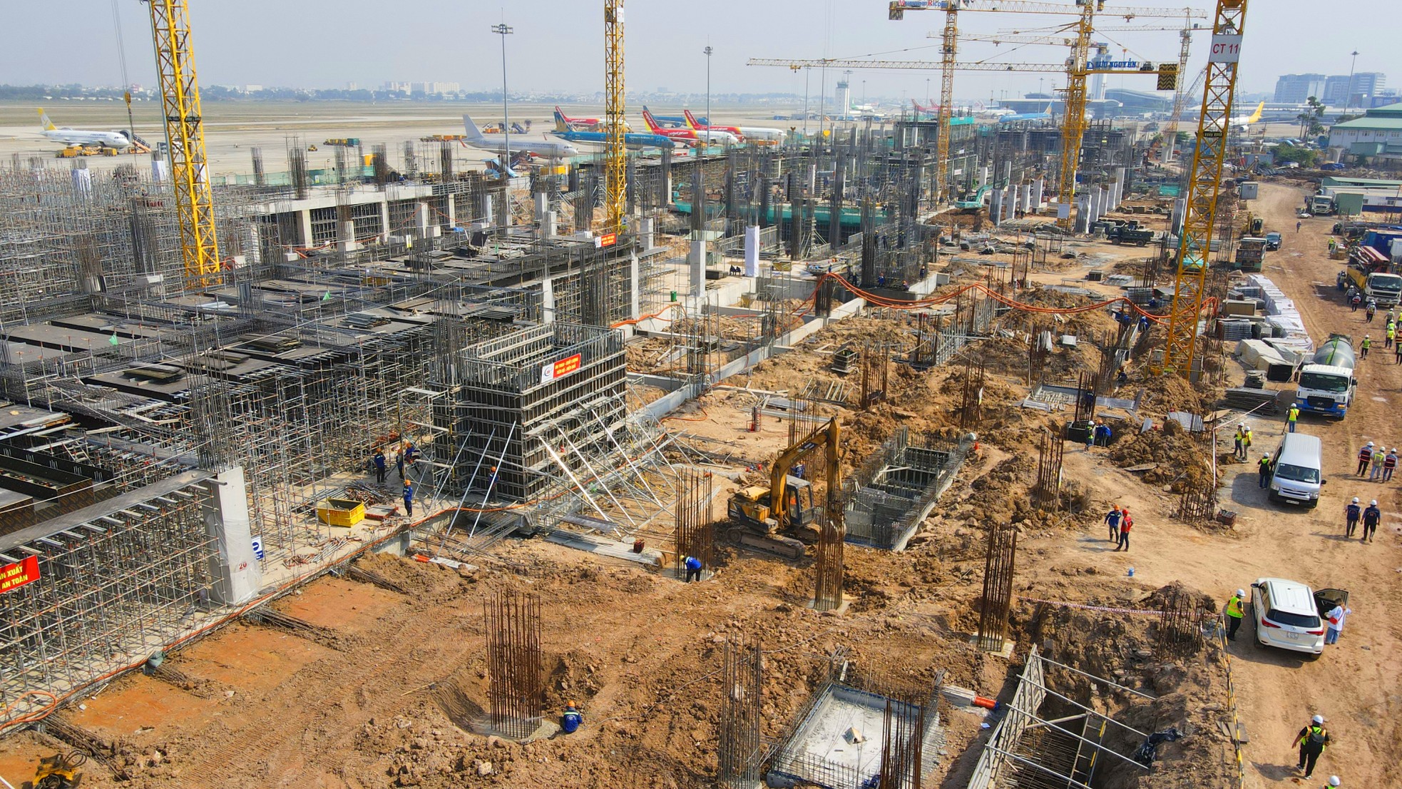 Cận cảnh nhà ga gần 11.000 tỷ đồng của sân bay Tân Sơn Nhất đang dần thành hình- Ảnh 5.