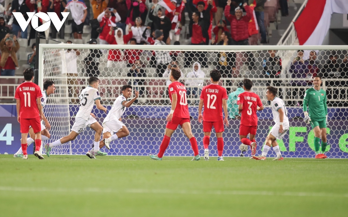 Dư âm ĐT Việt Nam 0-1 ĐT Indonesia: "Lời tiên tri" của HLV Troussier- Ảnh 2.