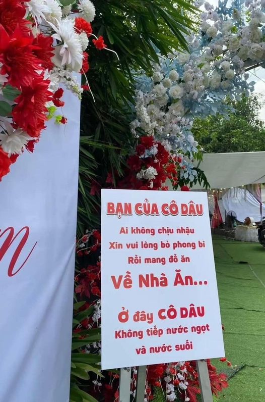 Tiệc tùng cuối năm chớ ép rượu đồng nghiệp, coi chừng tiền mất tật mang!