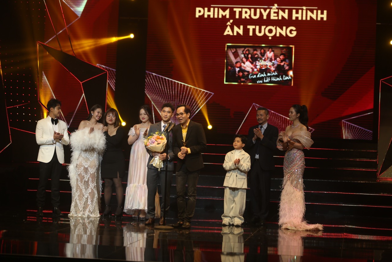 Khán giả thất vọng khi "Cuộc đời vẫn đẹp sao" trắng tay, NSƯT Hoàng Hải trượt giải thưởng VTV Awards- Ảnh 1.