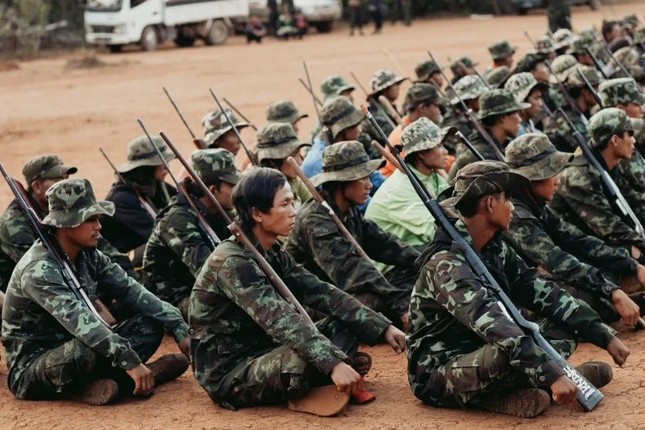 Những ‘quả dưa hấu’ quay lưng với chính quyền quân sự Myanmar- Ảnh 1.