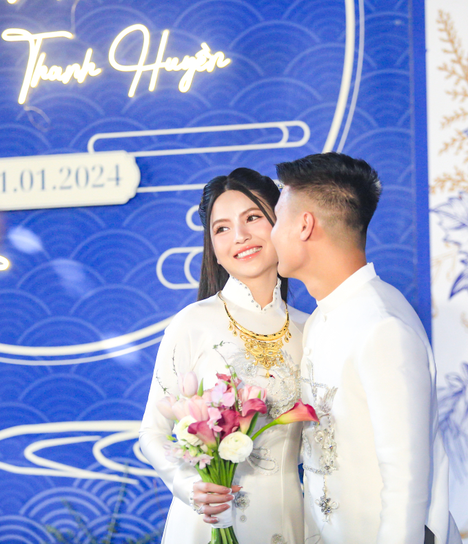 Chu Thanh Huyền tất bật ăn hỏi cả ngày đến tối vẫn nhảy “xập xình” không biết mệt nhưng lại khiến Quang Hải lo một điều