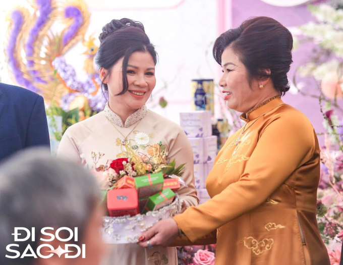 Chu Thanh Huyền đập tan tin đồn ph&acirc;n biệt mẹ đẻ v&agrave; mẹ chồng qua một h&agrave;nh động, Quang Hải được bố vợ dặn d&ograve; kĩ c&agrave;ng- Ảnh 4.