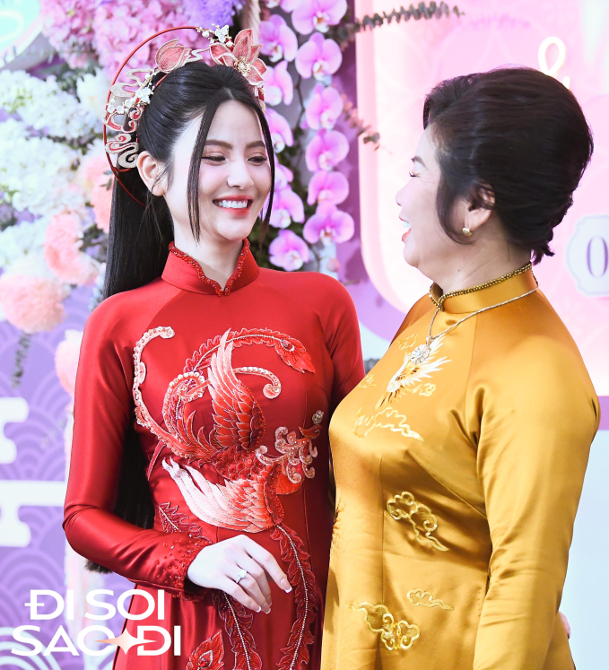 Chu Thanh Huyền đập tan tin đồn ph&acirc;n biệt mẹ đẻ v&agrave; mẹ chồng qua một h&agrave;nh động, Quang Hải được bố vợ dặn d&ograve; kĩ c&agrave;ng- Ảnh 1.