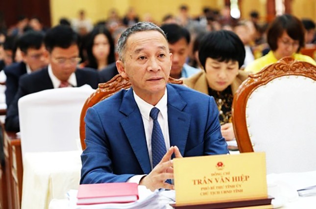 Hoàn tất khám xét phòng làm việc và nhà riêng Chủ tịch tỉnh Lâm Đồng- Ảnh 1.