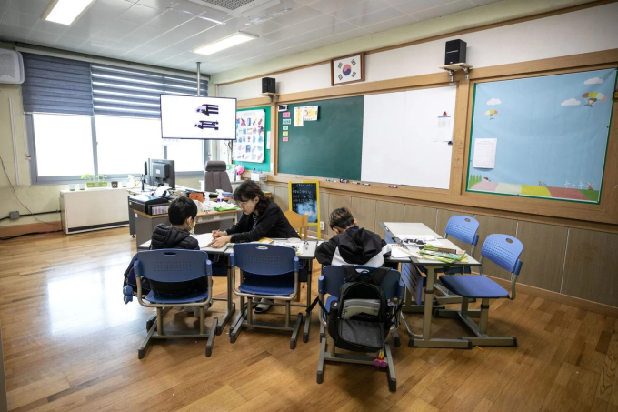 Một trường tiểu học ở Hàn Quốc không có học sinh nào nhập học năm nay, dấy lên lo ngại về cuộc khủng hoảng nguy cấp- Ảnh 2.