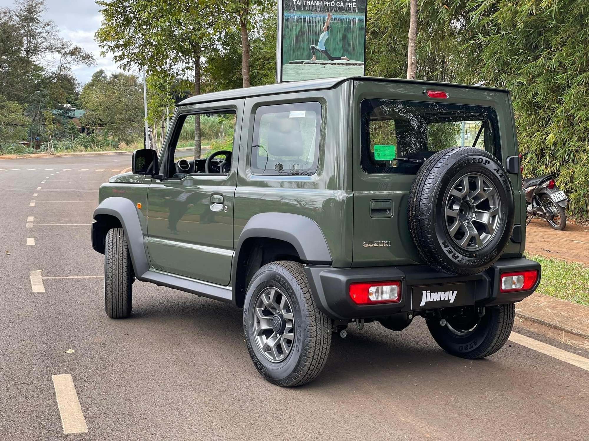 Thêm nhiều thông tin chính thức của Suzuki Jimny sắp bán tại Việt Nam: Đã có giá tính thuế trước bạ, 9 màu ngoại thất, 6 túi khí- Ảnh 5.