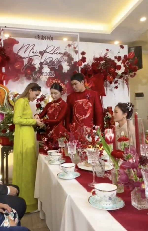 Đám hỏi em gái Linda Ngô: Cô dâu 2k2 visual rạng rỡ, nhận 10 cây vàng làm của hồi môn- Ảnh 4.