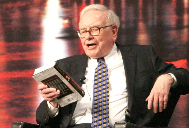 "Thần chứng khoán" Warren Buffett: Sau 30 tuổi hãy làm 3 VIỆC để sống đời ngoại hạng!- Ảnh 1.