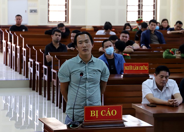 Diễn biến xét xử vụ án liên quan nhóm bị cáo tố 'chạy án' 2,7 tỉ đồng tại Quảng Bình- Ảnh 2.