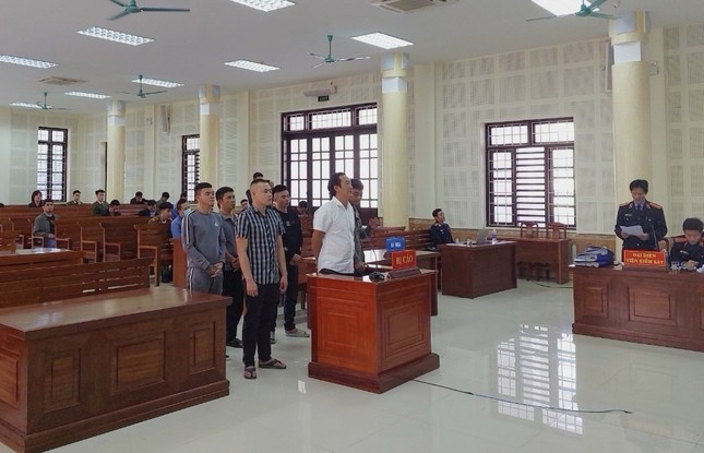 Diễn biến xét xử vụ án liên quan nhóm bị cáo tố 'chạy án' 2,7 tỉ đồng tại Quảng Bình- Ảnh 1.