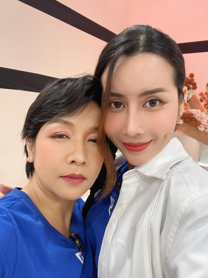 Trước diva Mỹ Linh, 1 nam ca sĩ đã gây "chấn động" showbiz khi tiết lộ chuyện ly hôn của hoa hậu Nguyễn Thị Huyền- Ảnh 1.