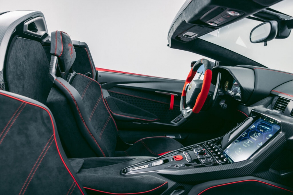 Bán đấu giá Lamborghini Centenario Roadster phiên bản giới hạn- Ảnh 12.