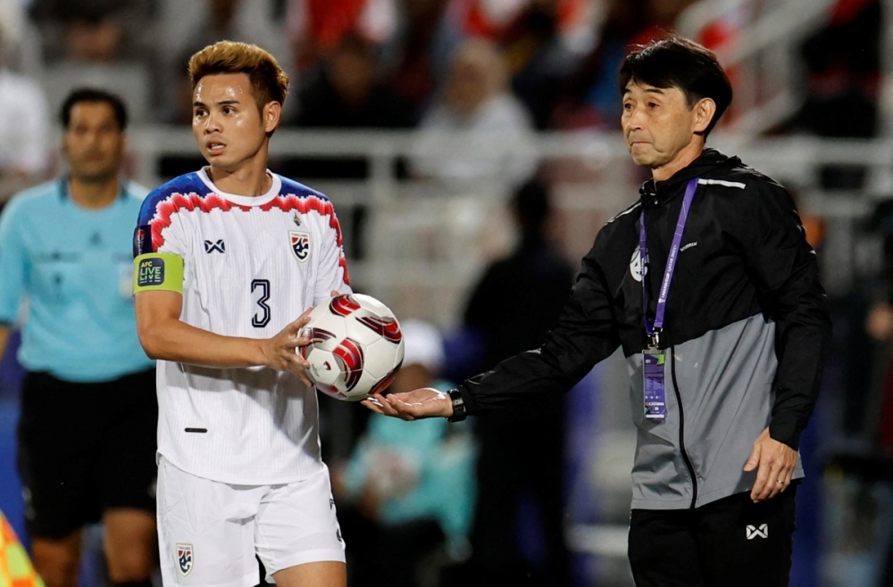 Thái Lan sắp vào vòng 1/8 Asian Cup 2023, HLV Masatada Ishii ca ngợi học trò- Ảnh 1.