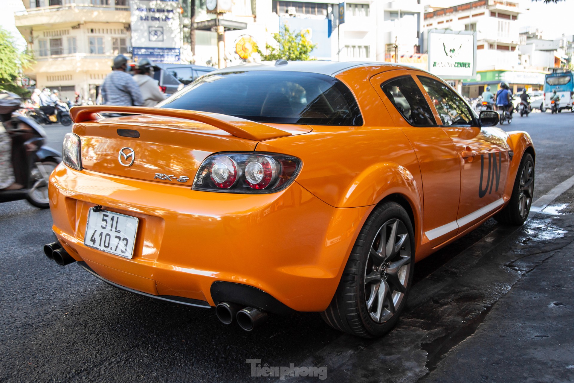 Mazda RX-8 hàng hiếm xuất hiện trên đường phố Sài Gòn- Ảnh 9.