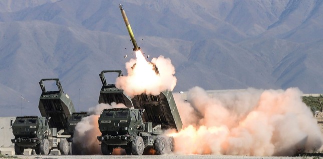 Ba nước Baltic đưa hệ thống tên lửa HIMARS vào tuyến phòng thủ biên giới- Ảnh 1.