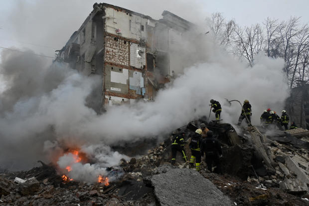 Nga ồ ạt trút bão lửa vào Ukraine sau cơn giận dữ, hàng chục tên lửa được bắn đi: Kiev trở tay không kịp- Ảnh 1.