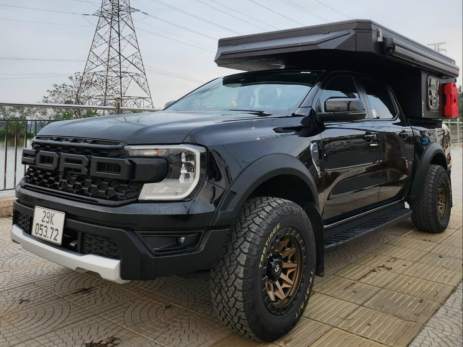 Chủ xe Ford Ranger chi hơn 300 triệu lắp nhà di động: Đủ điều hòa, tủ lạnh, bếp, sạc mặt trời, tháo lắp trong 15 phút- Ảnh 1.