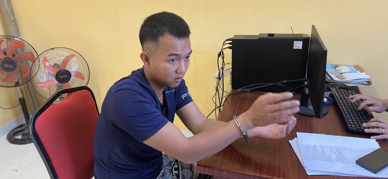 2 đối tượng dùng súng cướp ngân hàng ở Quảng Nam bị khởi tố- Ảnh 2.