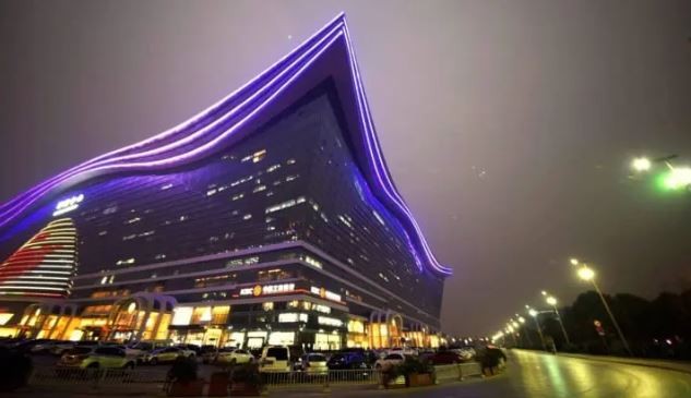 'Kỳ quan' TTTM khổng lồ của Trung Quốc: Lớn gấp 20 lần nhà hát Opera, biển khổng lồ ngay trong nhà, mặt trời nhân tạo chiếu sáng 24/7- Ảnh 3.