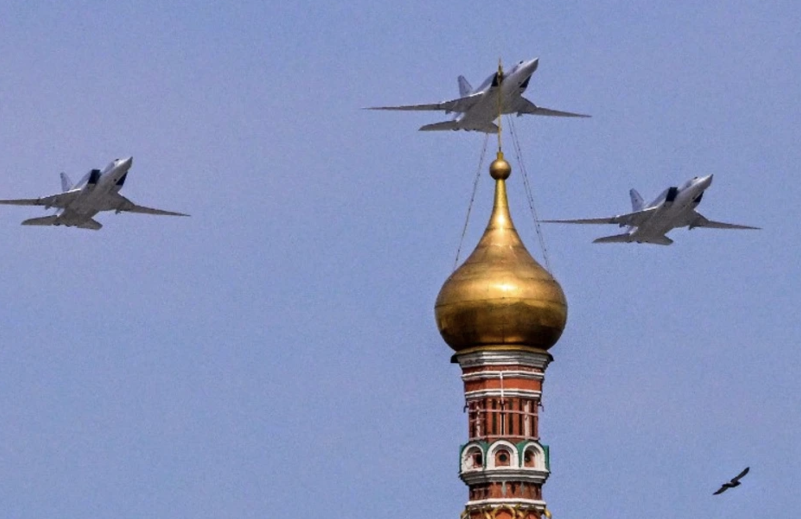 Tình báo Ukraine tiết lộ chiến dịch phá 3 oanh tạc cơ Tu-22 sâu 600km trong lãnh thổ Nga- Ảnh 1.