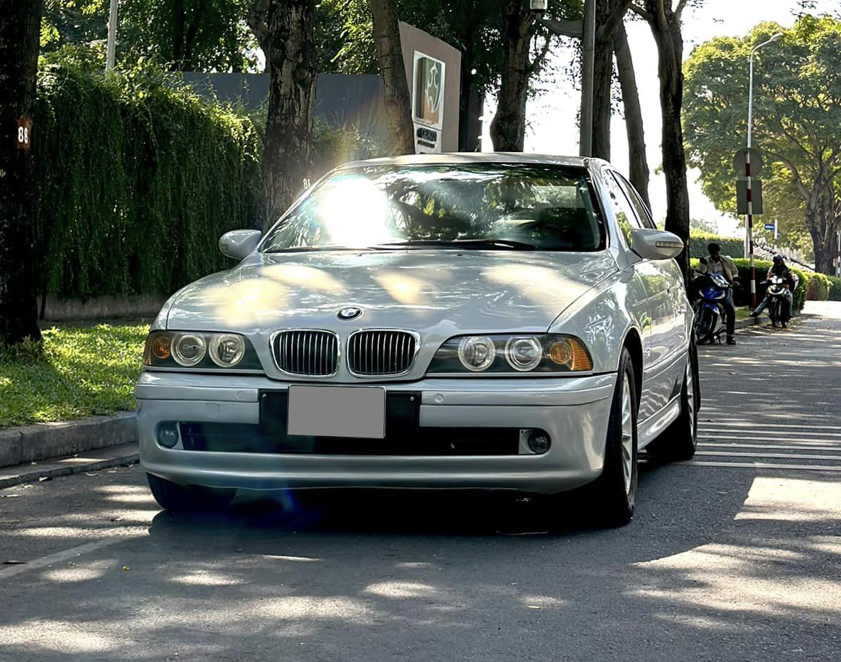 Thích BMW 5-Series mà chỉ có 140 triệu đồng thì chiếc xe này là một lựa chọn: Nhiều trang bị cao cấp, từng được giám đốc dùng- Ảnh 1.