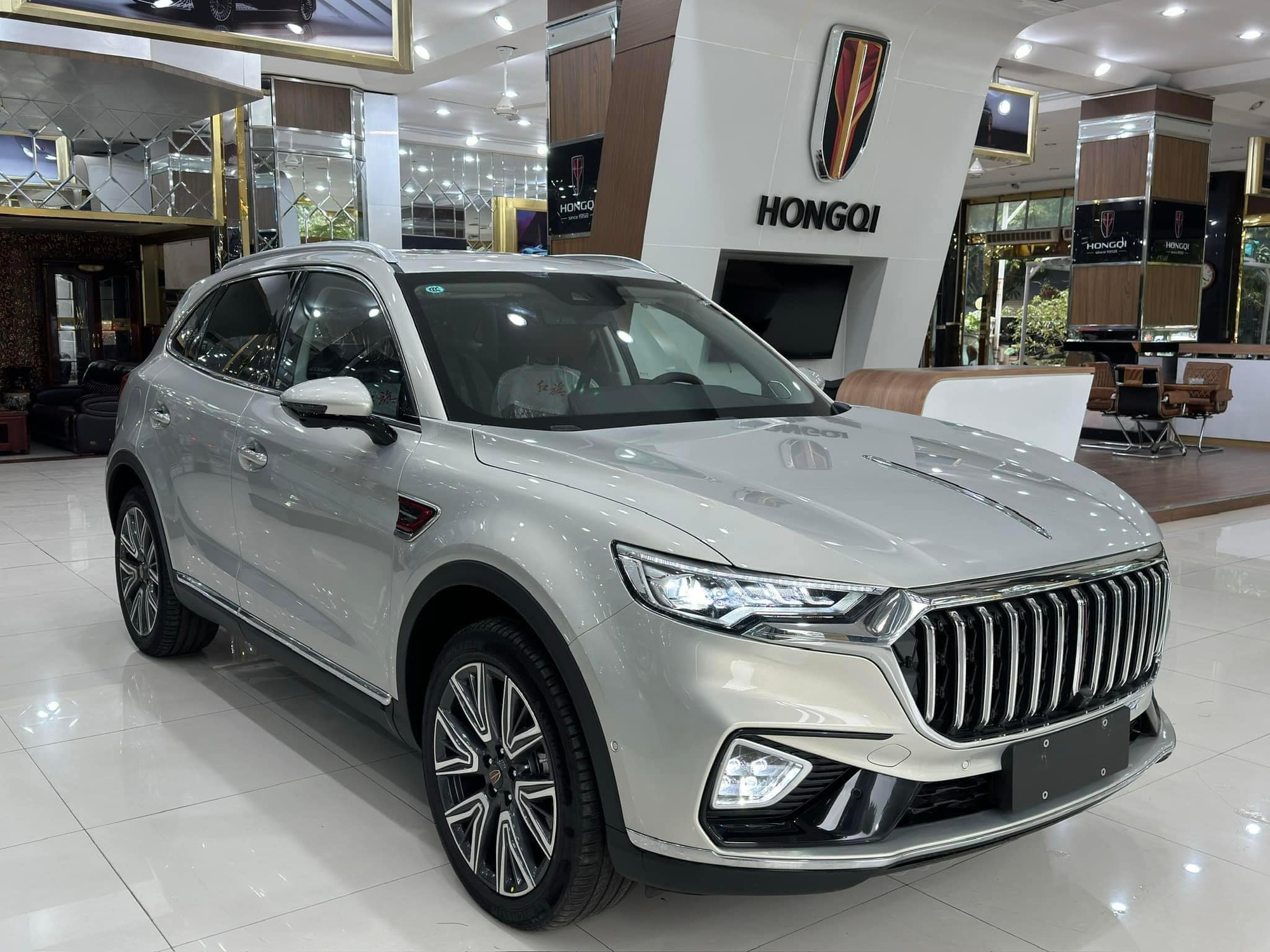 Lô Hongqi HS5 đầu tiên về Việt Nam: Nhiều option cao cấp, chỉ chờ giá cạnh tranh Santa Fe- Ảnh 3.