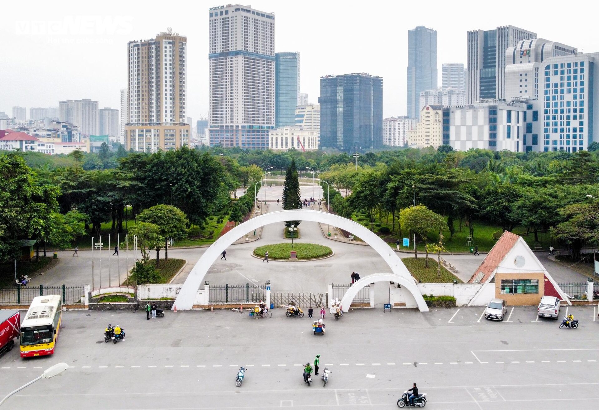 Hiện trạng xuống cấp của 2 công viên lớn ở Hà Nội sắp được cải tạo- Ảnh 2.
