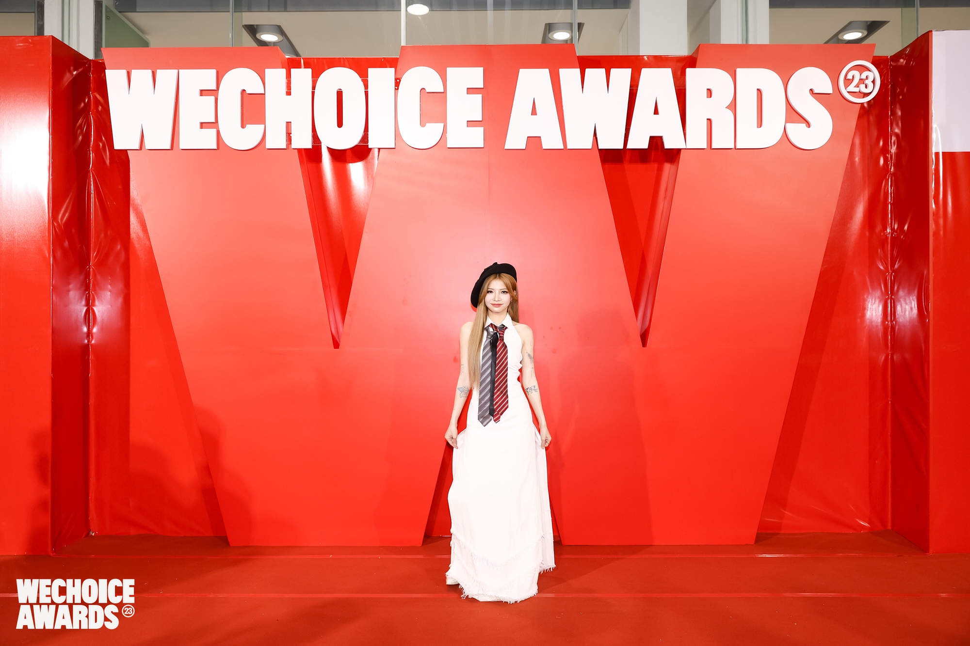 Siêu thảm đỏ Gala WeChoice Awards 2023: Binz - Châu Bùi hoá cô dâu chú rể đọ sắc Trấn Thành - Hari, Chi Pu táo bạo bên Hương Giang cùng dàn hậu- Ảnh 25.
