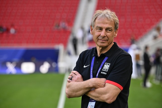 HLV Klinsmann bị truyền thông Hàn Quốc tấn công: 'Ông không đủ trình độ dẫn dắt đội tuyển chúng tôi'- Ảnh 1.