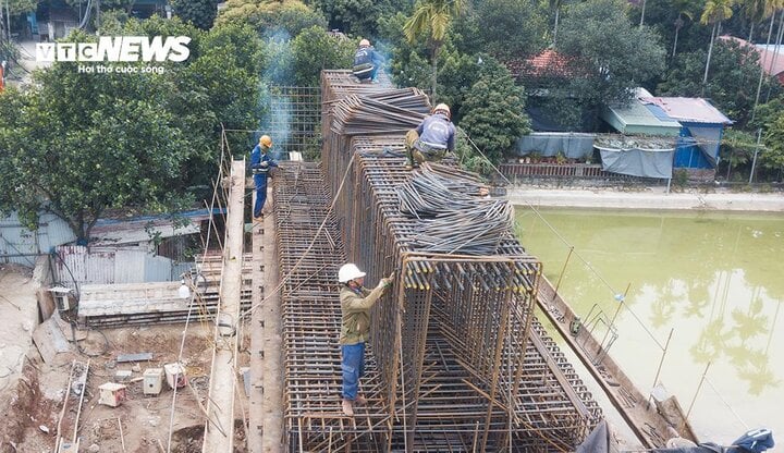 Bất chấp giá rét, công nhân dốc sức thi công cây cầu nối Hải Phòng và Quảng Ninh- Ảnh 3.