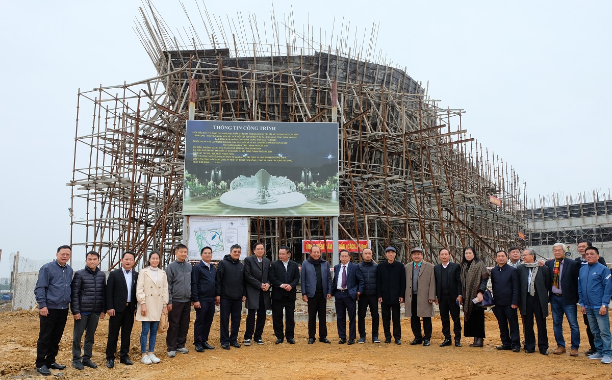 Nguyên Phó Thủ tướng Trương Hòa Bình thăm công trường Tượng đài con tàu tập kết ra Bắc- Ảnh 2.