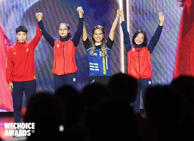 Khoảnh khắc 4 cô gái vàng của thể thao Việt Nam xuất hiện đầy xúc động tại WeChoice Awards 2023- Ảnh 2.