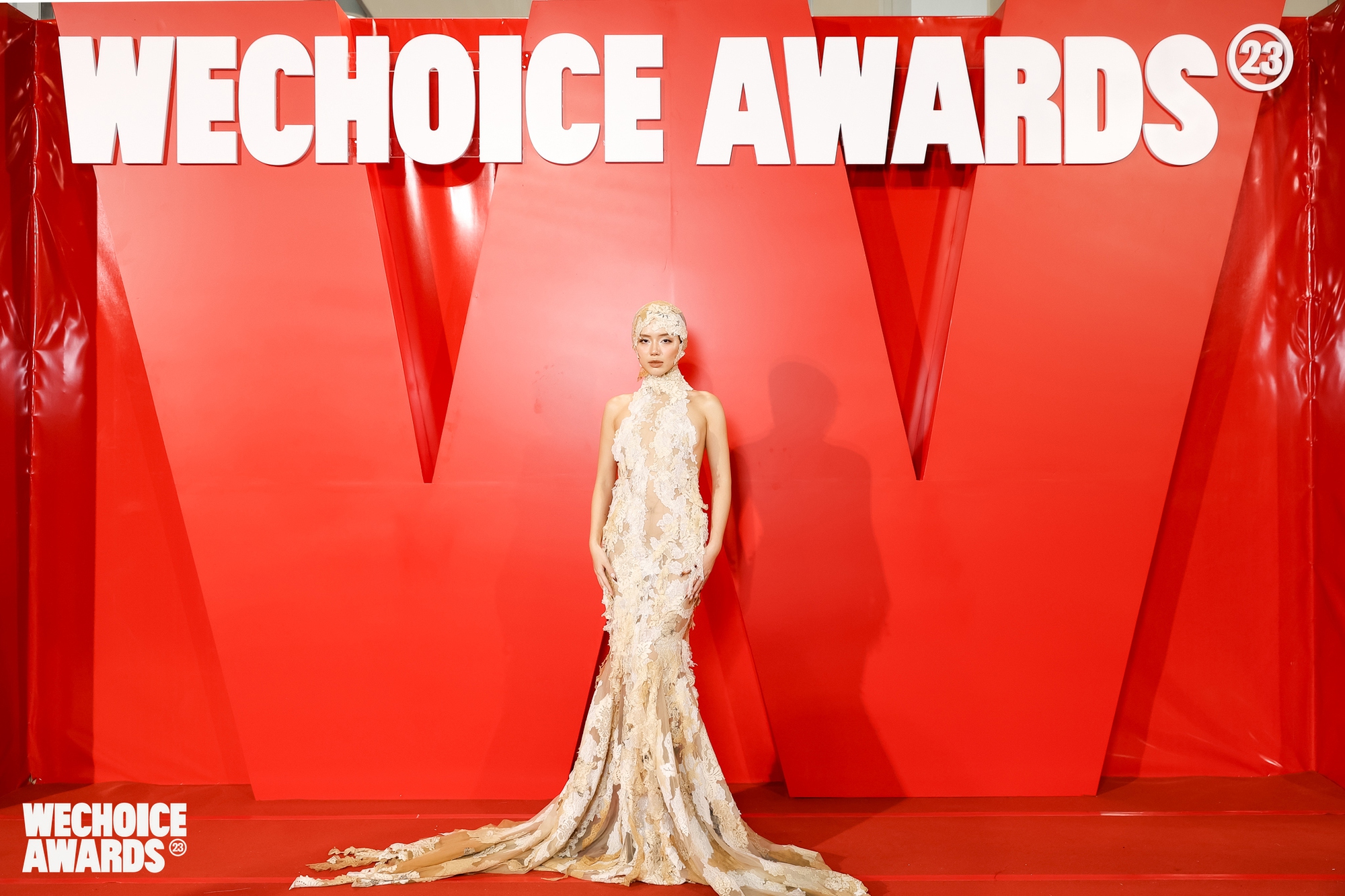 Loạt mỹ nhân chuộng mốt xẻ sâu xuyên thấu tại WeChoice Awards 2023: Chi Pu cực slay, Cô Em Trendy hoá cô dâu- Ảnh 7.