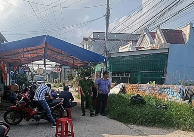 Hé lộ manh mối vụ người nhà vội mai táng người đàn ông tử vong bất thường ở Bình Thuận- Ảnh 1.