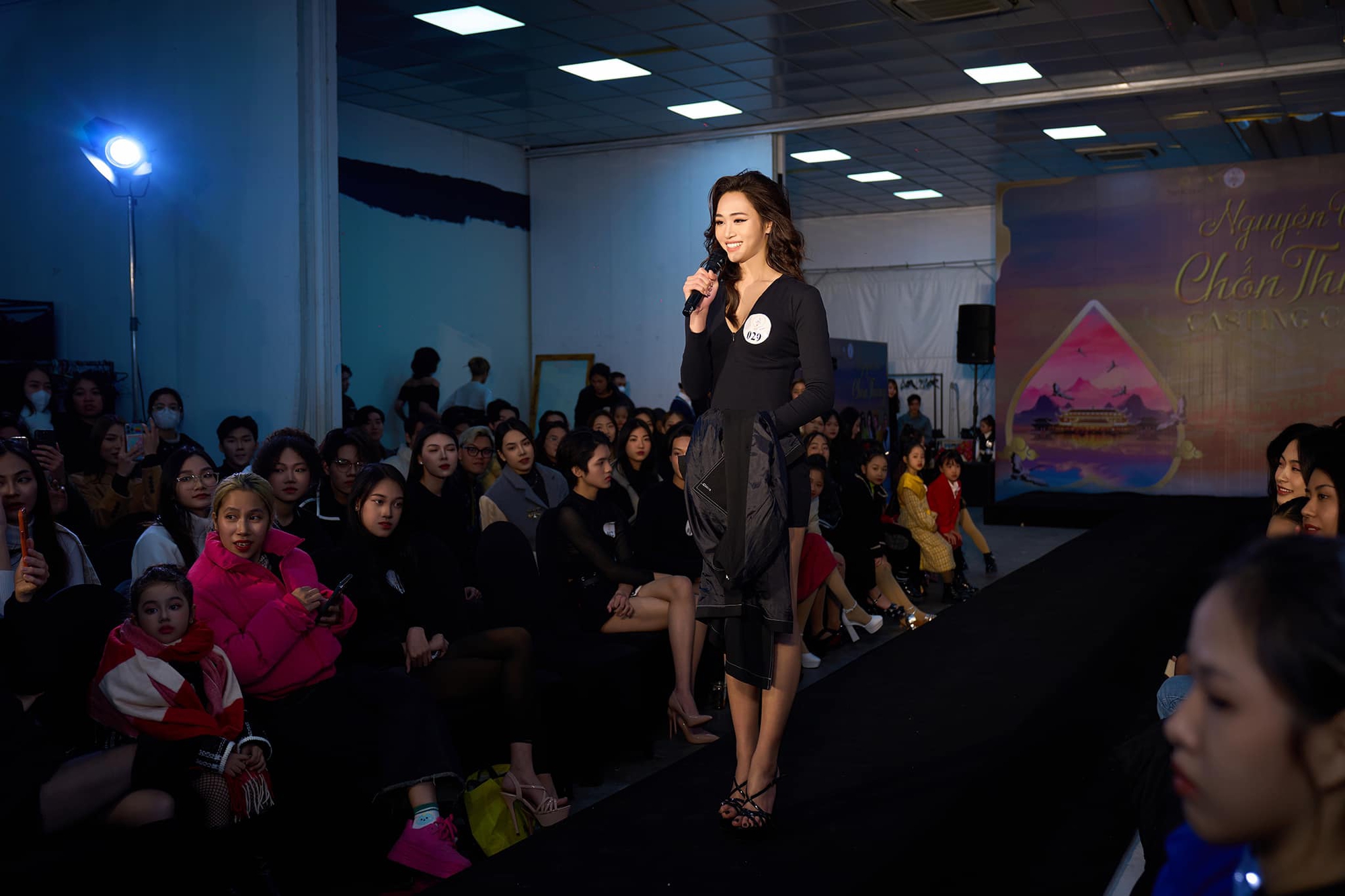 Á hậu Bùi Khánh Linh tìm người mẫu cho show thời trang "Nguyện ước chốn thiêng"- Ảnh 5.