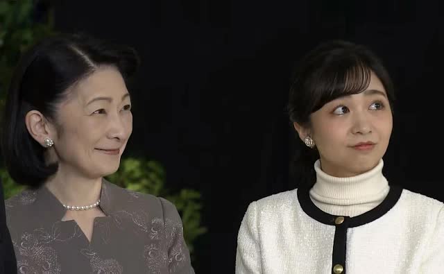 Công chúa xinh đẹp nhất Nhật Bản xuất hiện cùng gia đình tại sự kiện, ngoại hình "đẹp hơn hoa" khiến nhiều người ngưỡng mộ- Ảnh 4.