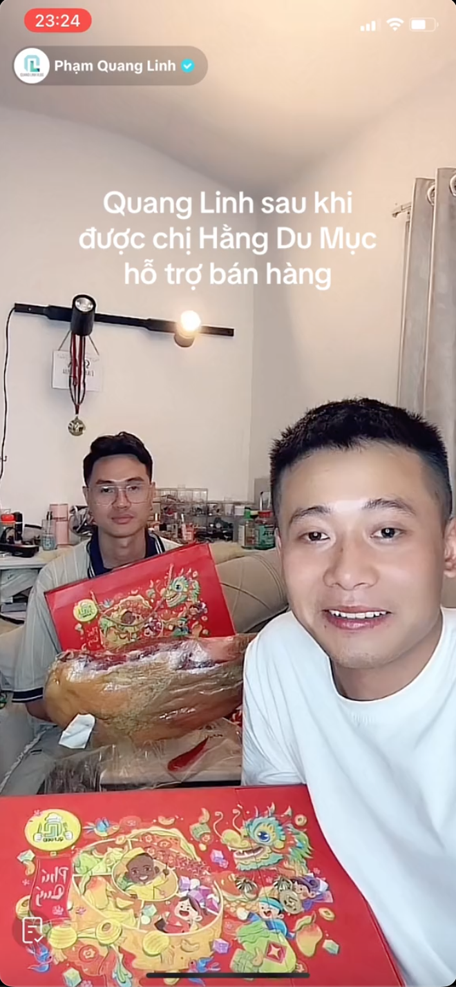 Quang Linh Vlogs được Hằng Du Mục giúp bán set quà Tết qua livestream, 3000 đơn hàng đi vèo vèo khiến dân mạng thích thú- Ảnh 2.