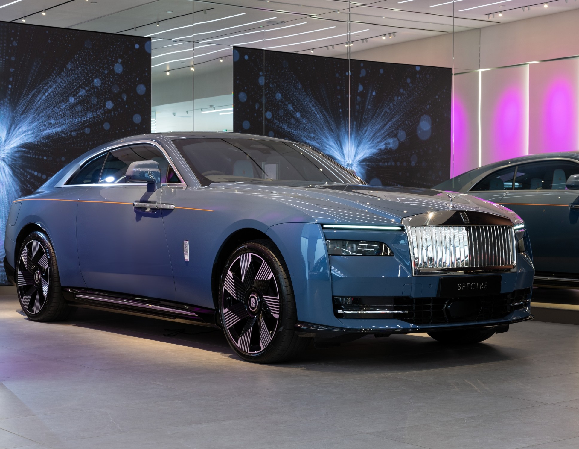 Rolls-Royce Spectre chốt ngày ra mắt Việt Nam: Giá từ 18 tỷ, xe siêu sang chạy điện 'đi cả tháng không cần sạc'- Ảnh 4.