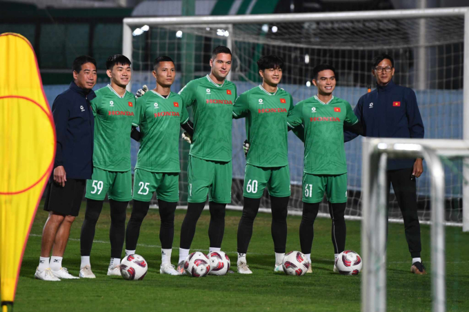 Quang Hải tập năng nổ cùng ĐT Việt Nam dù vừa tất bật ăn hỏi, Chu Thanh Huyền tiết lộ một điều về chồng- Ảnh 6. Quang Hải tập năng nổ cùng ĐT Việt Nam dù vừa tất bật ăn hỏi, Chu Thanh Huyền tiết lộ một điều về chồng- Ảnh 6.