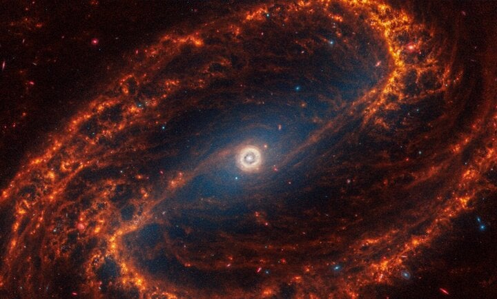 Kính James Webb soi 19 cấu trúc thiên hà phức tạp với độ chi tiết chưa từng có- Ảnh 2.