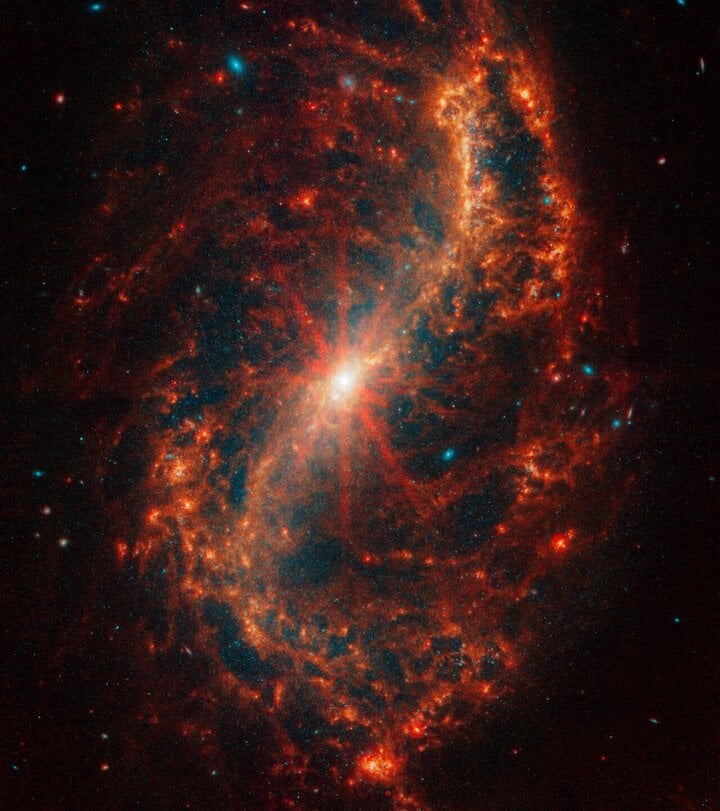 Kính James Webb soi 19 cấu trúc thiên hà phức tạp với độ chi tiết chưa từng có- Ảnh 4.