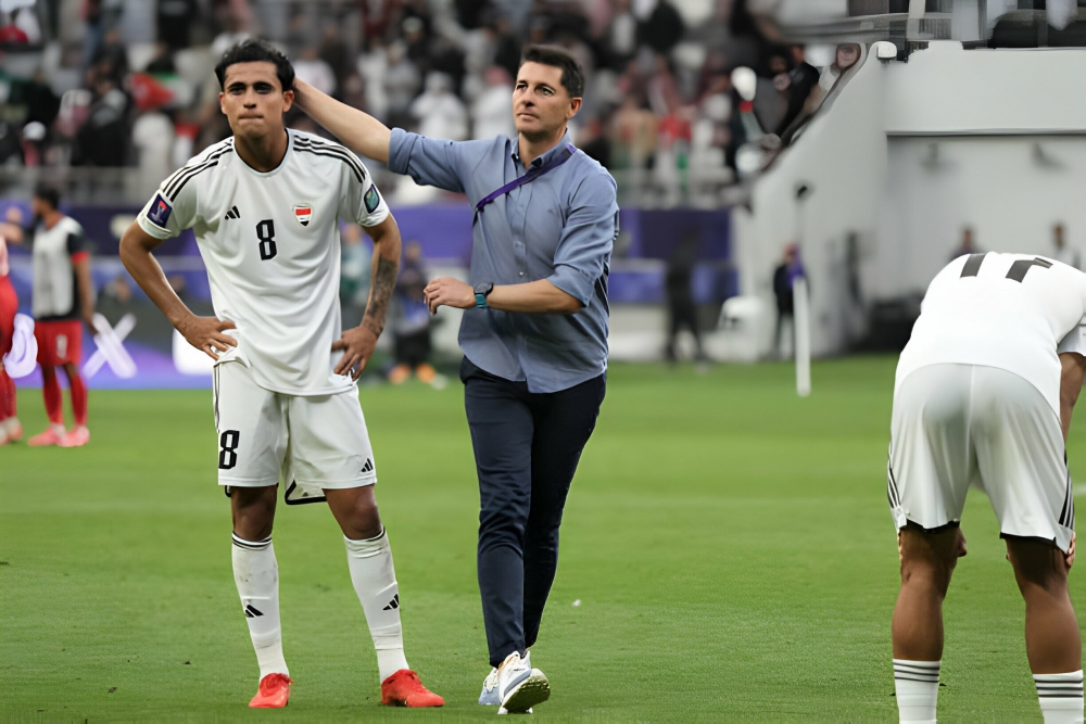 HLV Jesus Casas kể lại giây phút bị dọa đánh sau trận Iraq 2-3 Jordan- Ảnh 1.