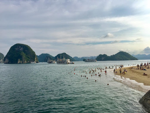 Không phải Nha Trang hay Phú Quốc, bãi biển Việt Nam lọt top đẹp nhất thế giới cách Hà Nội chưa đến 200km- Ảnh 4.