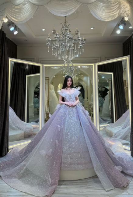 Chu Thanh Huyền đi thử váy cưới, chỉ chờ ngày Quang Hải rước về dinh- Ảnh 1.